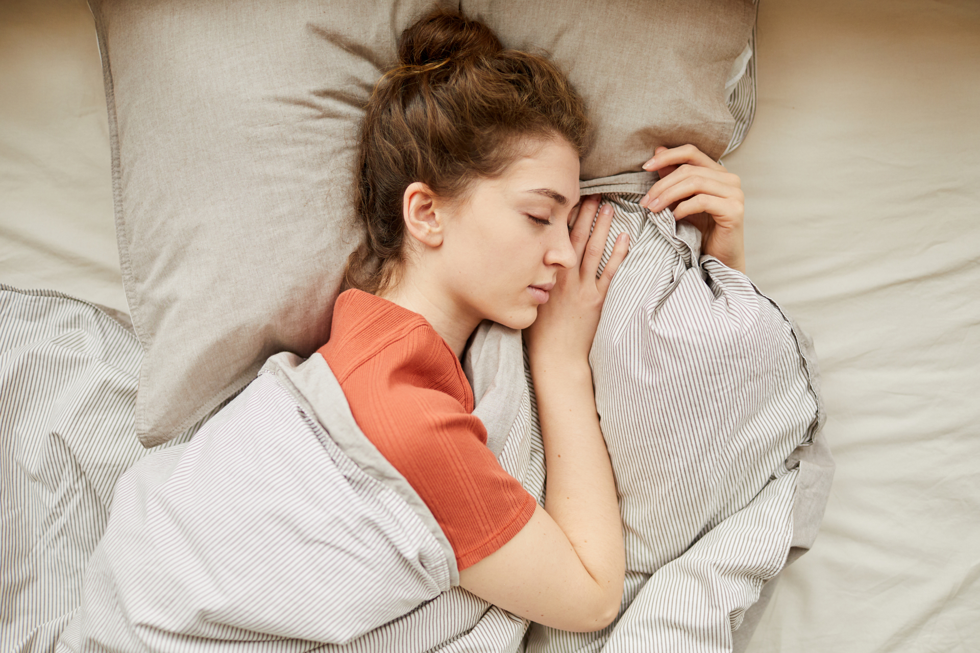 Sleeping in Hot Weather: 7 Hacks to Keep Things Cool