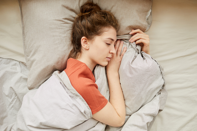 Sleeping in Hot Weather: 7 Hacks to Keep Things Cool