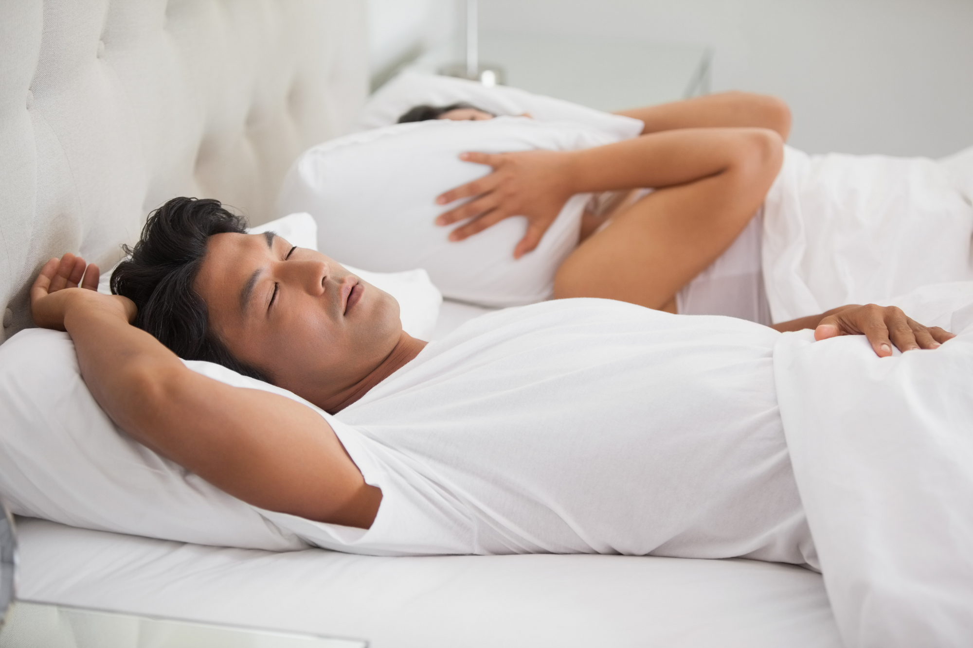 5 Tips for Sleeping with a Snorer
